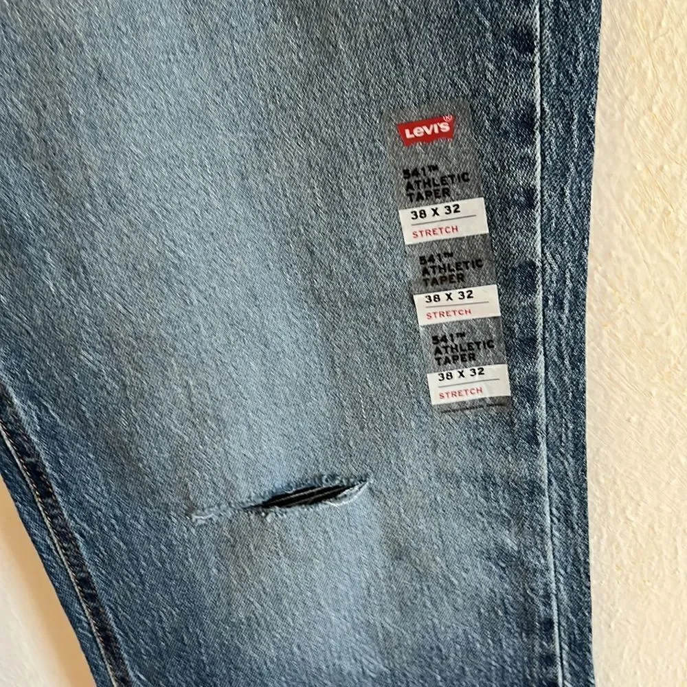 Men’s 541 Athletic Taper Levi’s Jeans Size W 38 L 33